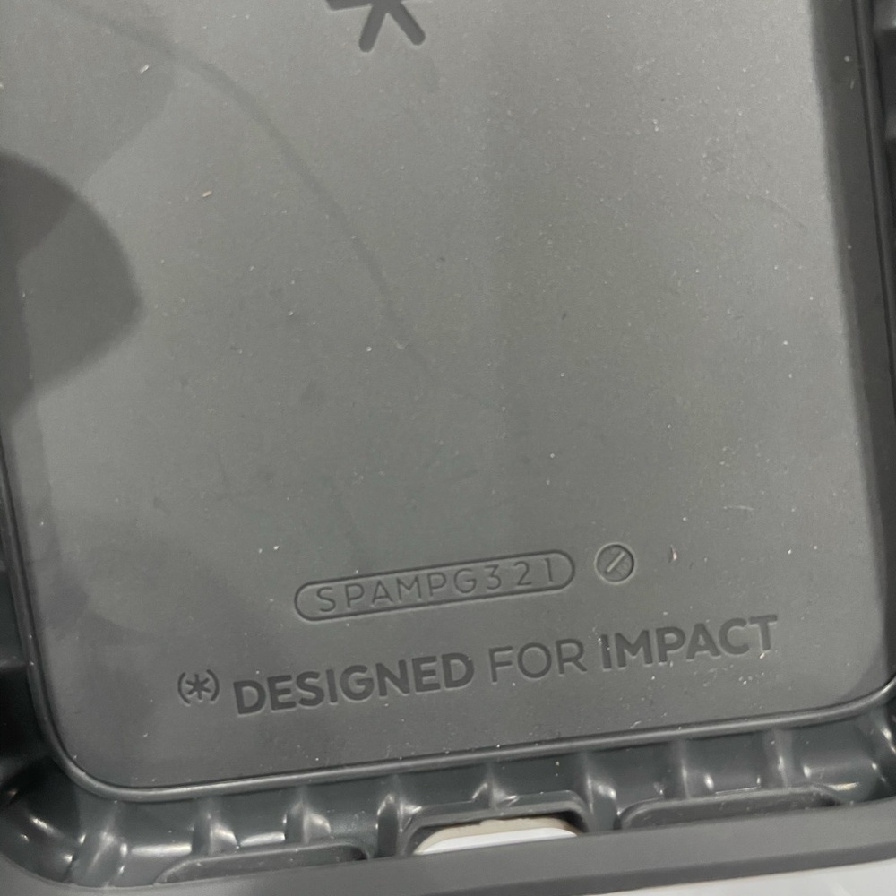 Like new Speck iPhone 11 case - Picture 3 of 6